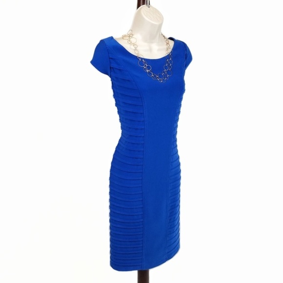 Adrianna Papell Dresses & Skirts - NEW Adrianna Papell Dress